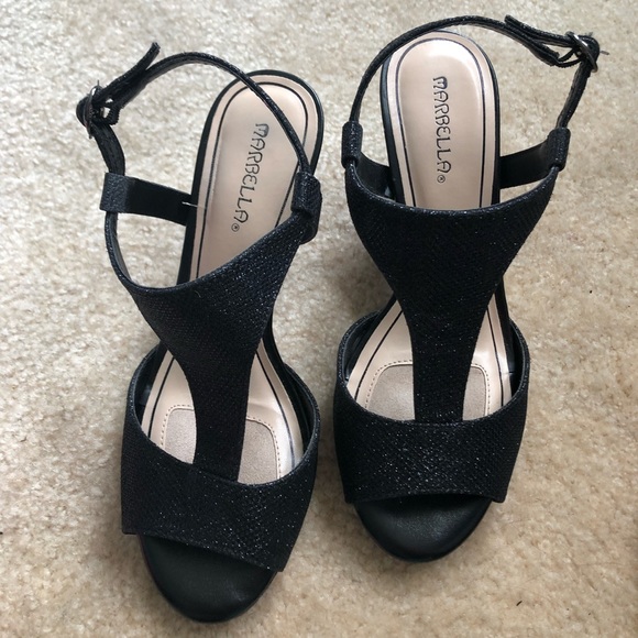 Heels - Picture 4 of 4